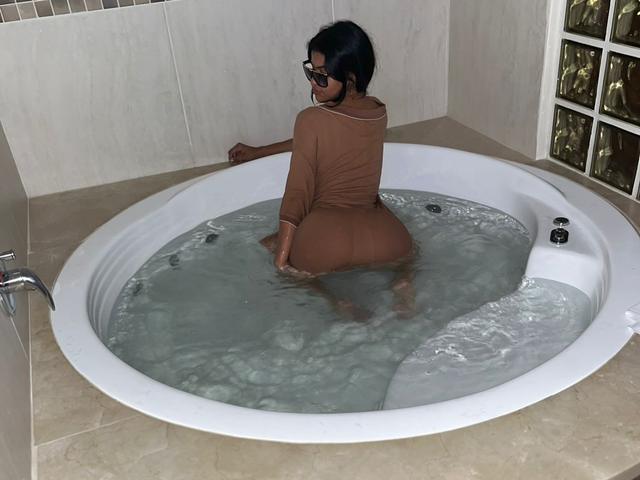 Elettra_bennet Elettra_bennet